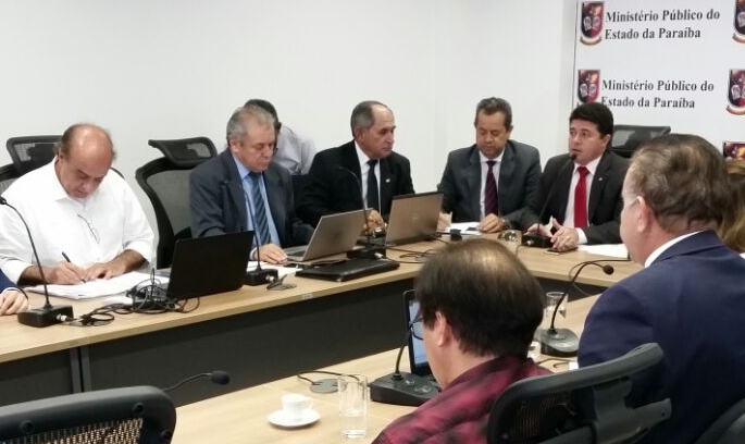 Aesa garante que bombeamento da água da transposição não precisa parar durante reparos nas barragens de Camalaú e Poções