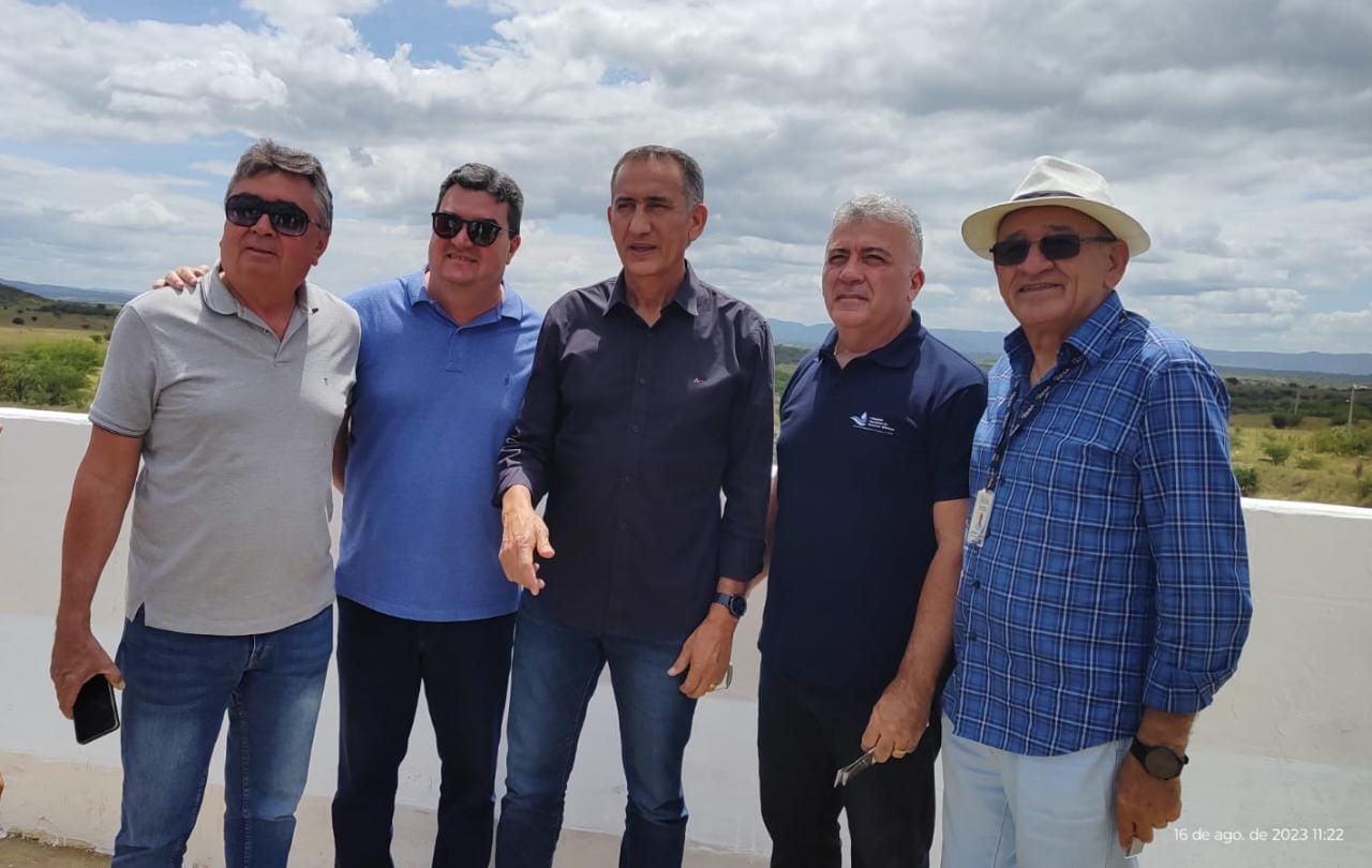 Diretoria da Aesa participa do acionamento das comportas do canal Acauã-Araçagi